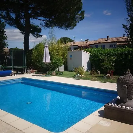 Apartamento Entre Terre Et Avec Piscine Montady